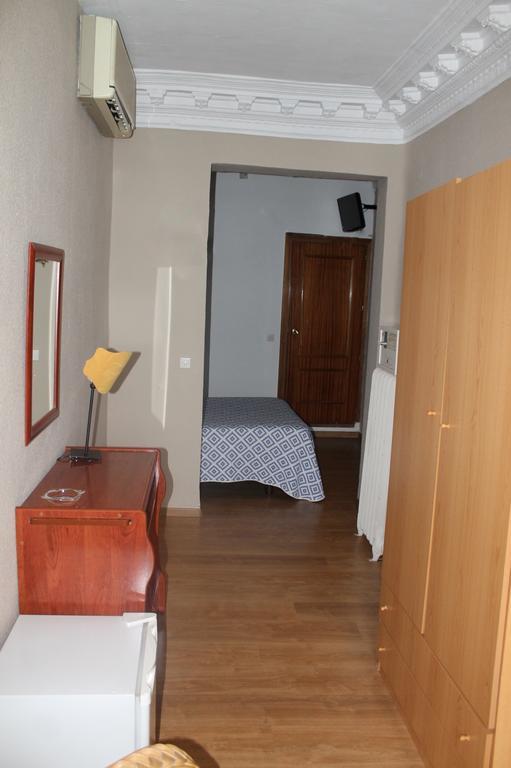Hostal Trevinca マドリード エクステリア 写真