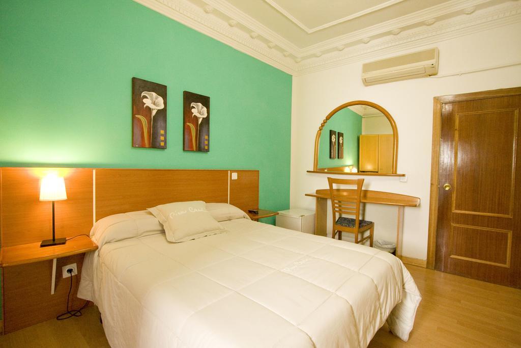 Hostal Trevinca マドリード エクステリア 写真