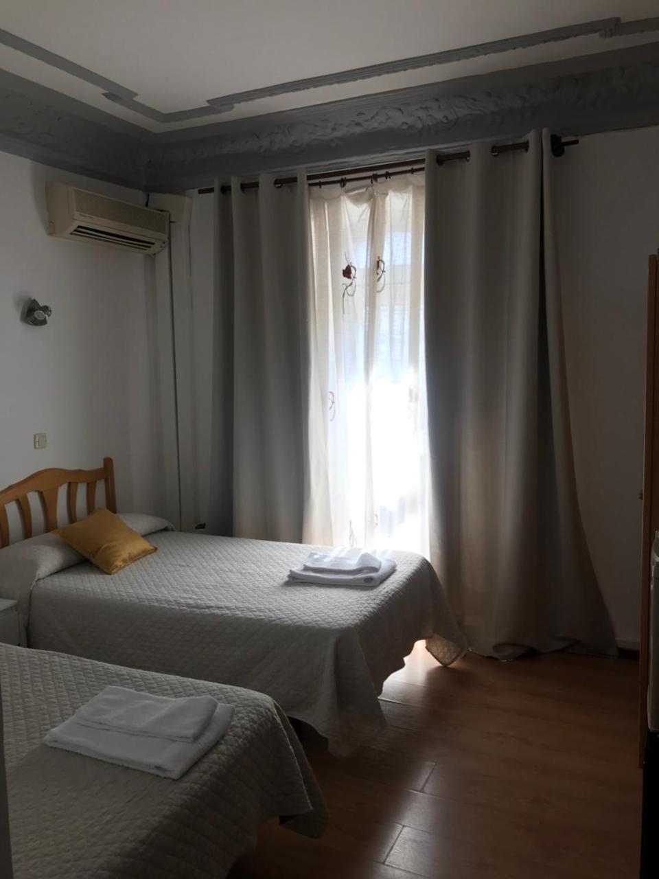 Hostal Trevinca マドリード エクステリア 写真