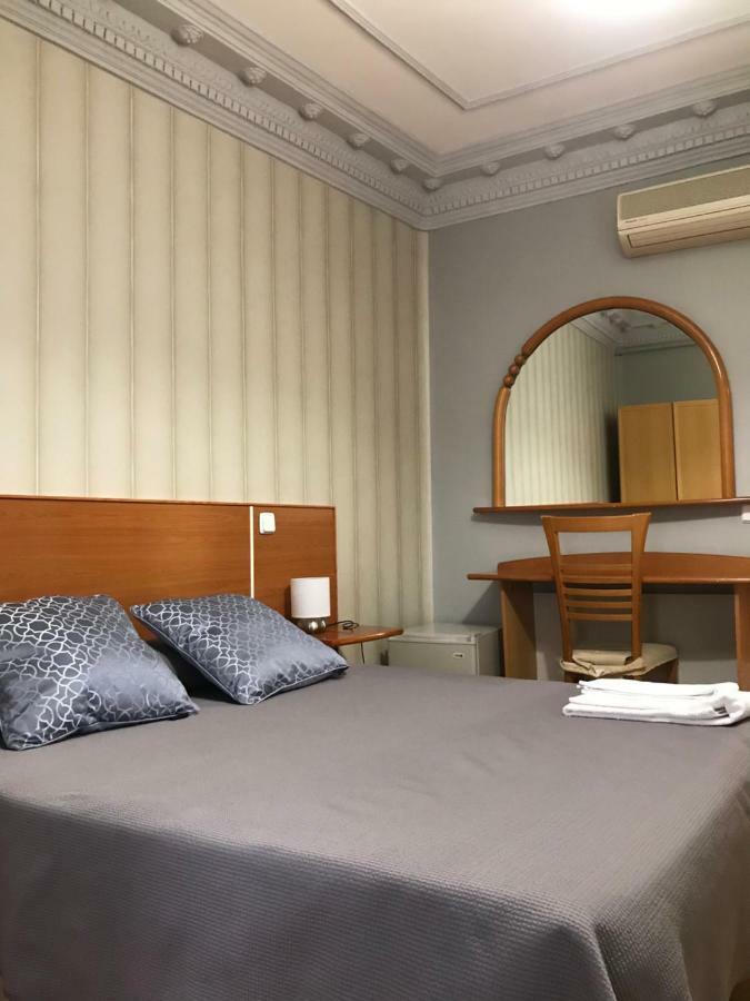 Hostal Trevinca マドリード エクステリア 写真